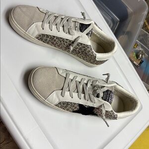 Vintage Havana Trendy leopard, print Glitter Sneakers. 
Excellent condition
